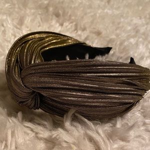 Francesca’s gold knotted headband